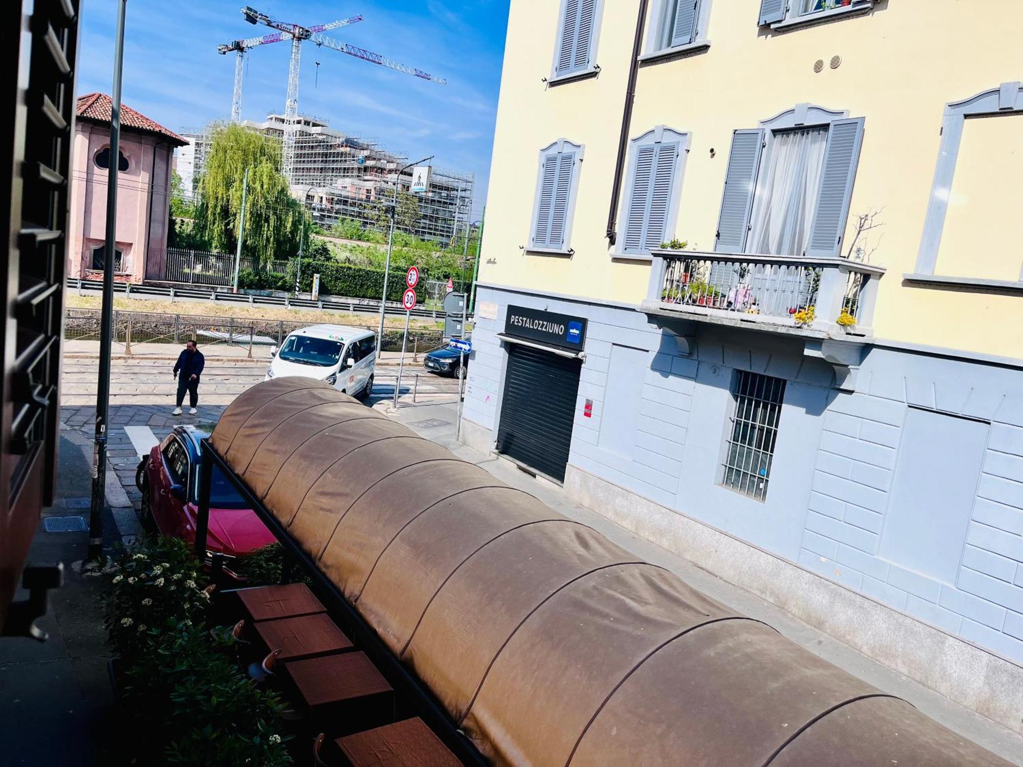 Riverside Loft Navigli - Spacious Two-Bedroom Apartment Милано Екстериор снимка