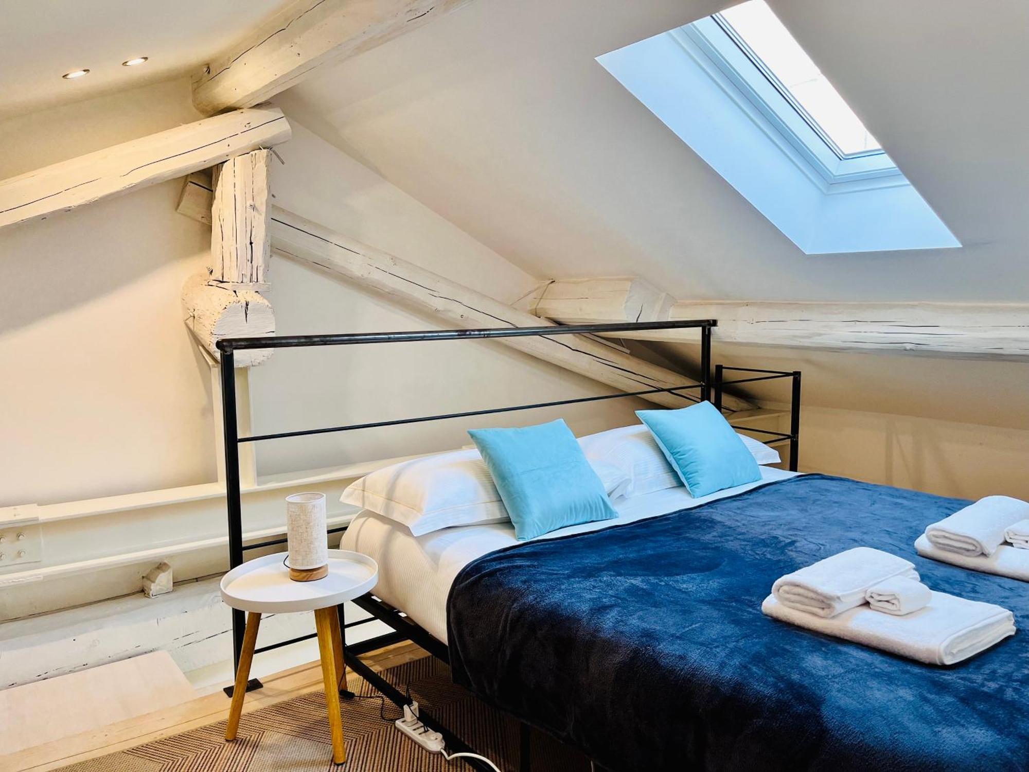 Riverside Loft Navigli - Spacious Two-Bedroom Apartment Милано Екстериор снимка