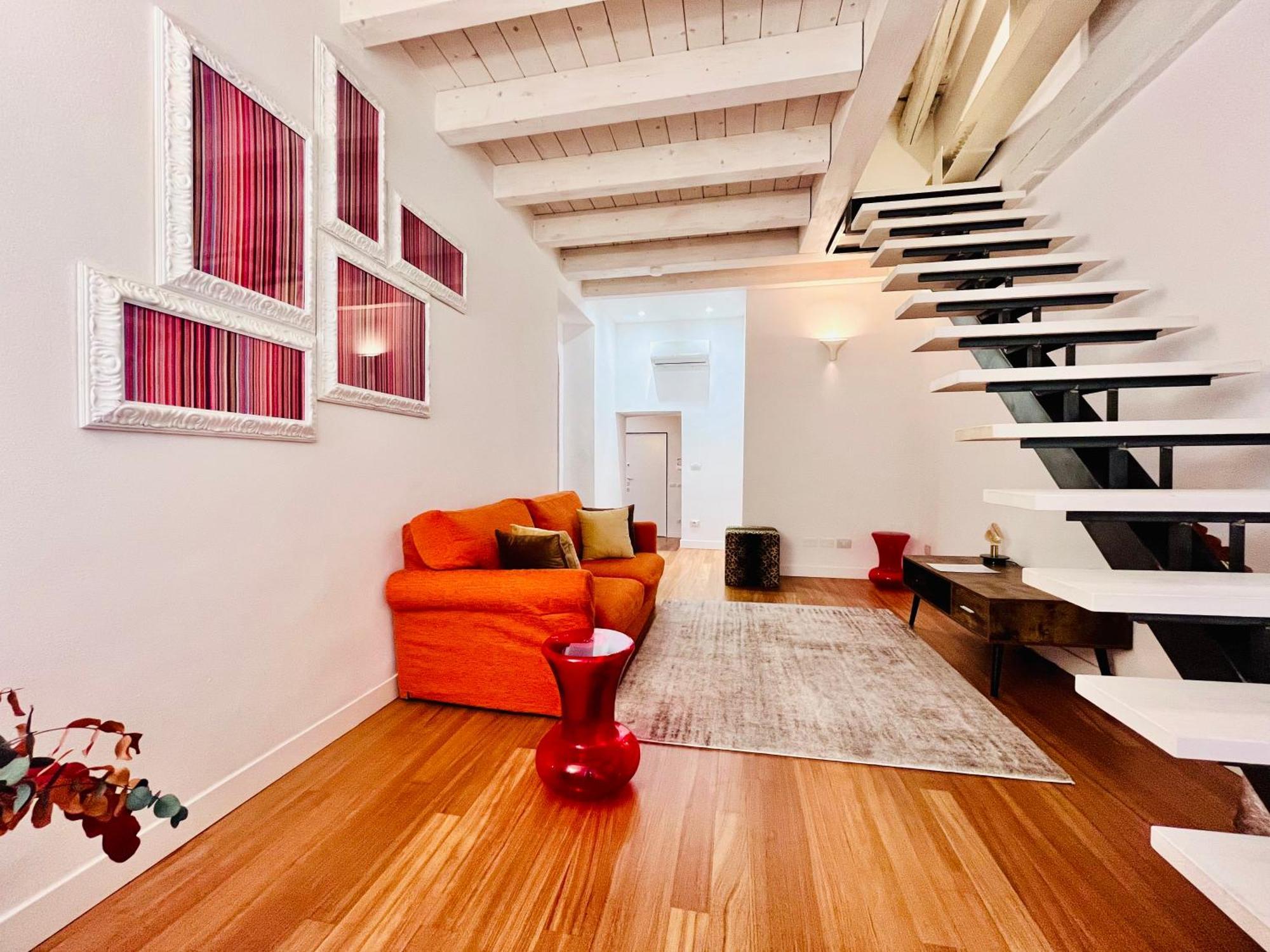 Riverside Loft Navigli - Spacious Two-Bedroom Apartment Милано Екстериор снимка