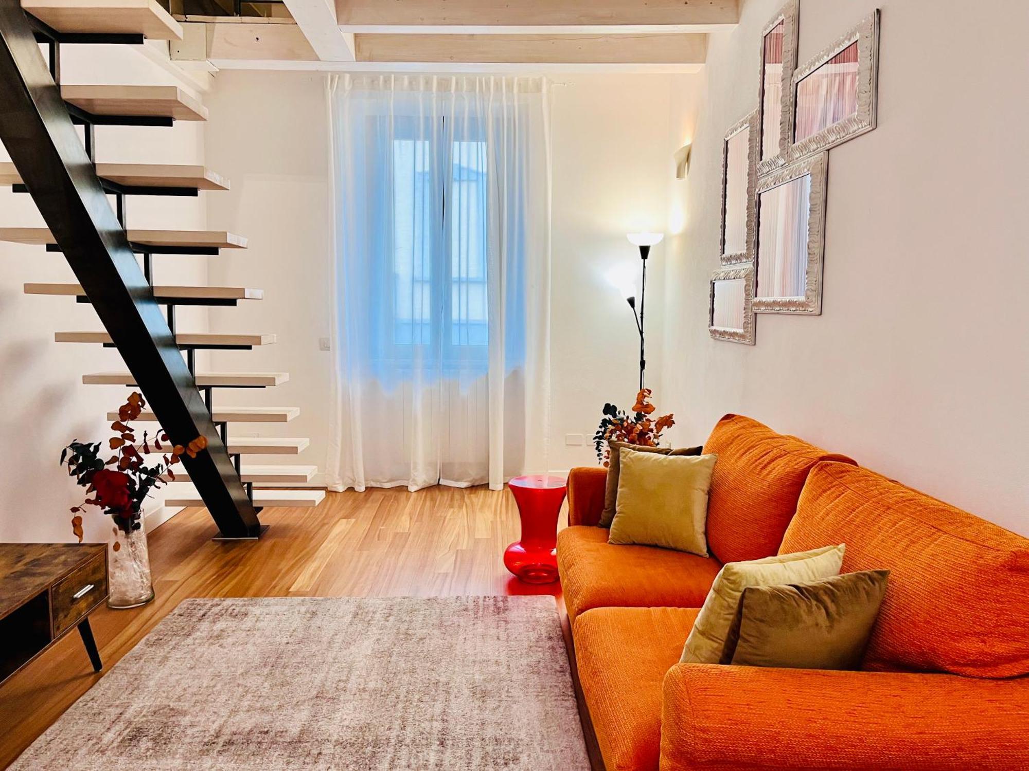 Riverside Loft Navigli - Spacious Two-Bedroom Apartment Милано Екстериор снимка