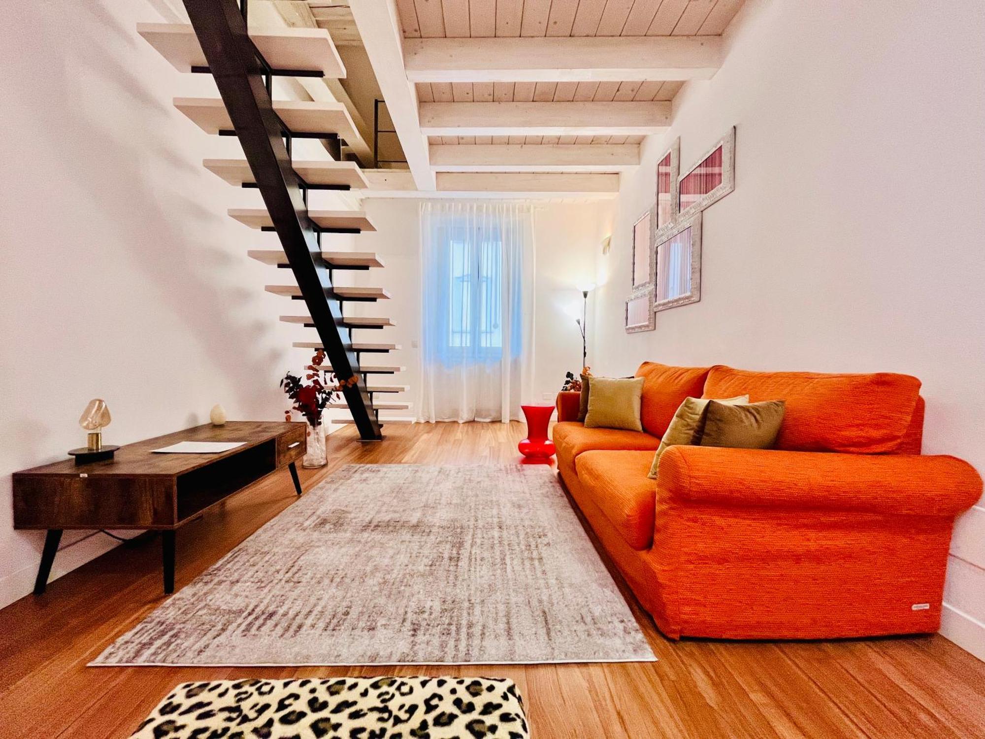 Riverside Loft Navigli - Spacious Two-Bedroom Apartment Милано Екстериор снимка
