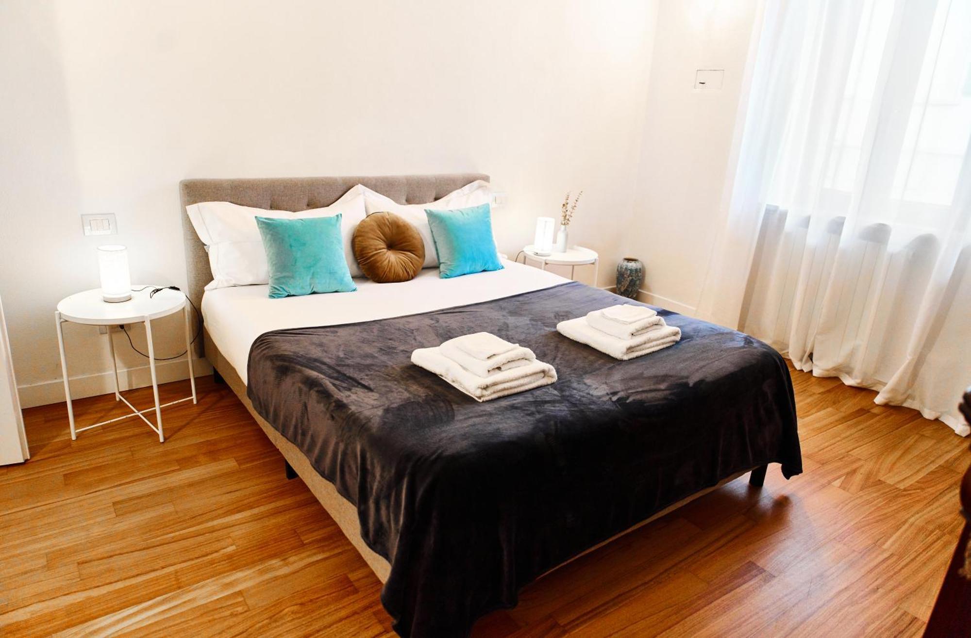 Riverside Loft Navigli - Spacious Two-Bedroom Apartment Милано Екстериор снимка