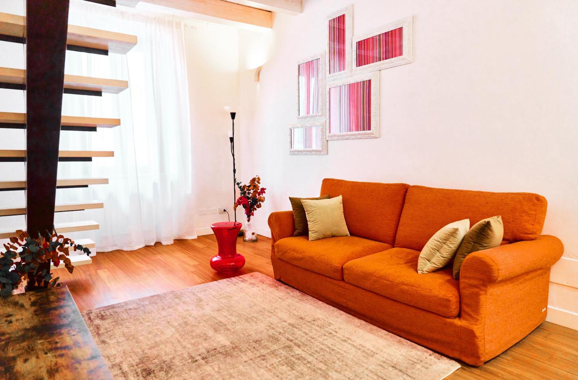 Riverside Loft Navigli - Spacious Two-Bedroom Apartment Милано Екстериор снимка