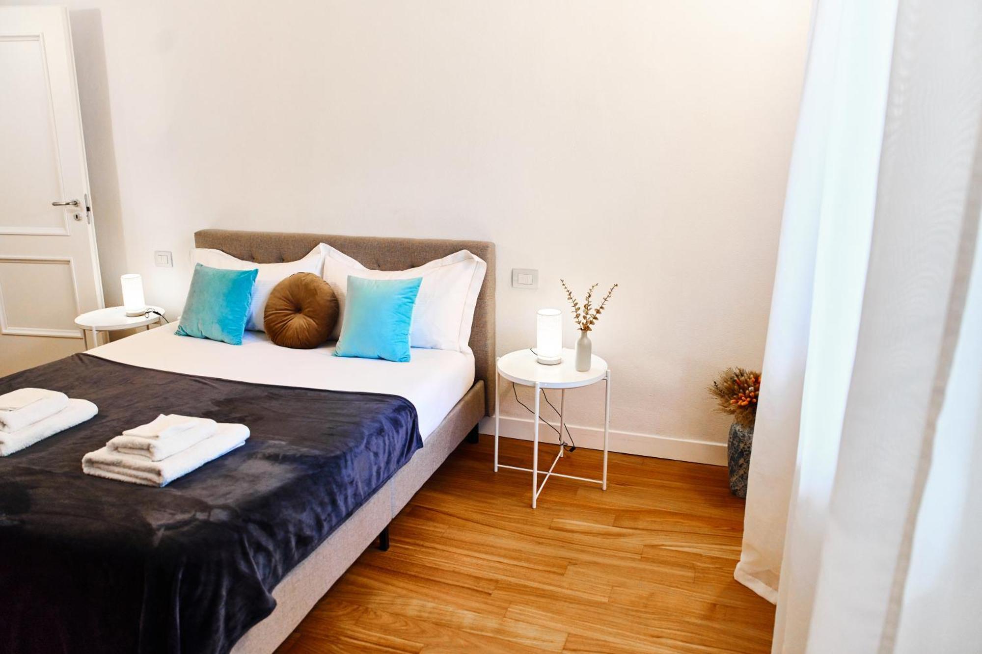 Riverside Loft Navigli - Spacious Two-Bedroom Apartment Милано Екстериор снимка